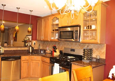 32 Hemlock Ct unit 140, Staten Island, NY 10309 - photo 3