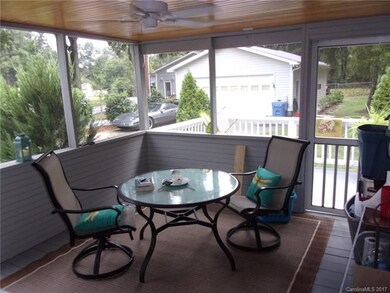 SCREENED PORCH (11.5X15)