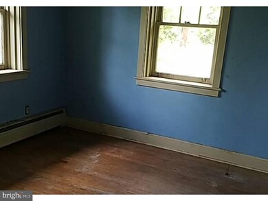 484 Manatawny St, Pottstown, PA 19464 - photo 3