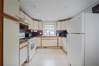219 Benefit St, Pawtucket, RI 02861 - photo 7