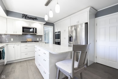 3829 Waycross Dr, Columbus, IN 47203 - photo 6