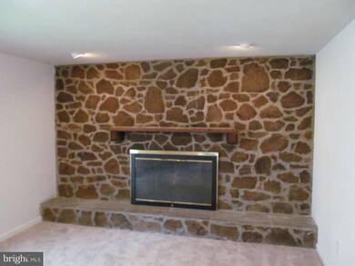 6711 Maxwell Ave, Warrenton, VA 20187 - photo 5