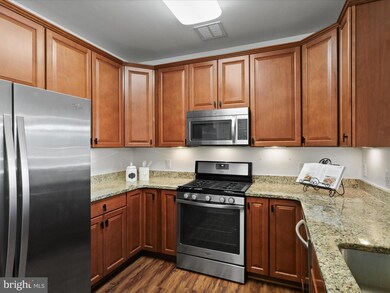 9204 Charleston Dr unit 404, Manassas, VA 20110 - photo 6