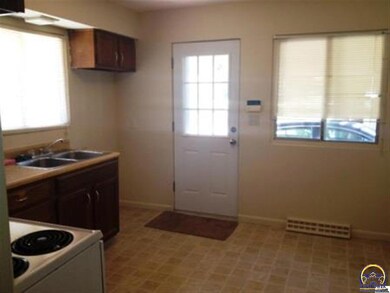 7103 SW Lario Ln, Topeka, KS 66619 - photo 2