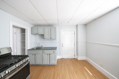 10 Sycamore St unit 2, Worcester, MA 01608 - photo 6