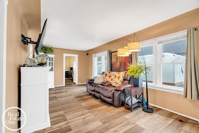 1413 14th St, Port Huron, MI 48060 - photo 6