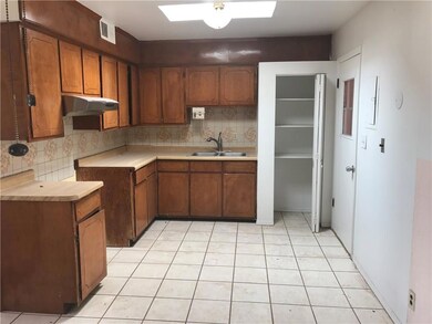 404 Mccarthy Ave, El Paso, TX 79915 - photo 4