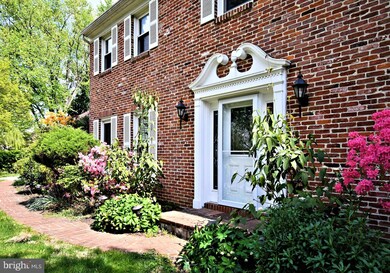 816 Glenn Cir, Wayne, PA 19087 - photo 3