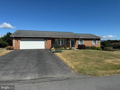 675 Mahantango Dr, Chambersburg, PA 17202 - photo 2