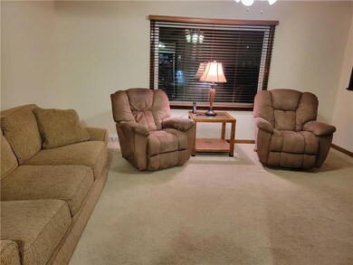 6643 Larsen Ln, Shawnee, KS 66203 - photo 4