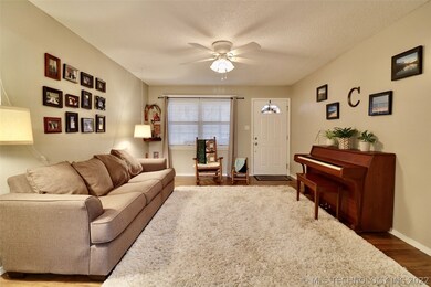 13694 S Hickory Place, Glenpool, OK 74033 - photo 6