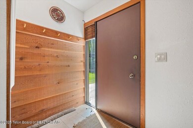 03-3705 N Teton Dr-3