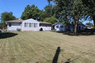 1921 W 38th St, Davenport, IA 52806 - photo 2