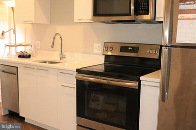 Trafalgar Flats unit 408, Arlington, VA 22204 - photo 5