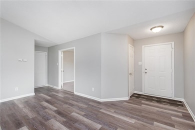 10154 Lothbury Cir, Fishers, IN 46037 - photo 4