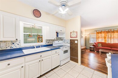 250 Rosery Rd NW unit 324, Largo, FL 33770 - photo 6