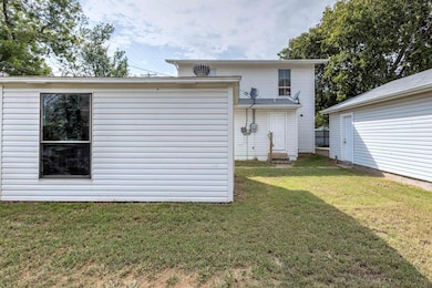 810 810 N 12th St, Duncan, OK 73533 - photo 5