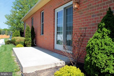 625 Observatory Dr, Hagerstown, MD 21742 - photo 5