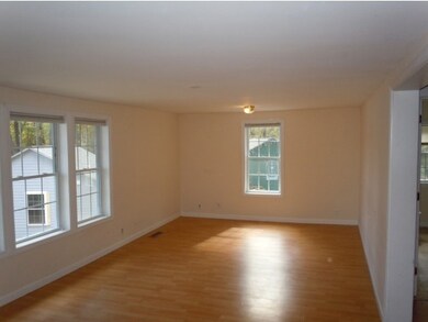 22 Milford St, Amherst, NH 03031 - photo 5
