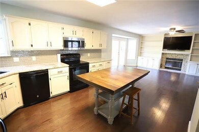 620 Meadowlark Rd, Lansing, KS 66043 - photo 2