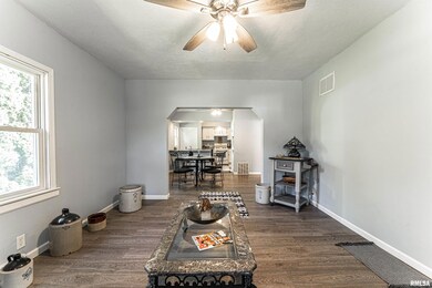 515 4th St, Lincoln, IL 62656 - photo 4