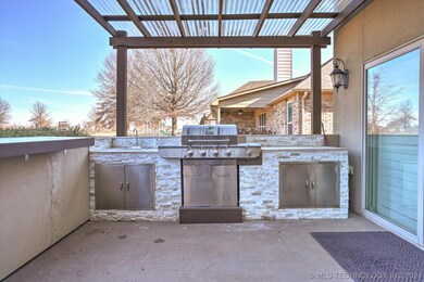 Outdoor Kitchen!