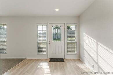 5012 S Irvington Ct, Tulsa, OK 74135 - photo 5