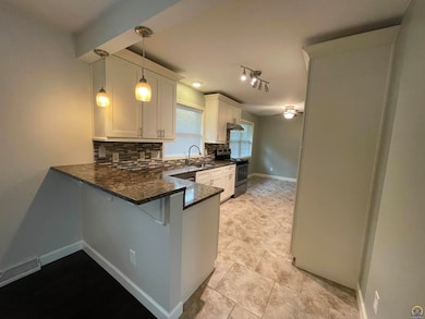 1407 SW 29th St, Topeka, KS 66611 - photo 7