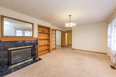 35861 N Fuller Rd, Gurnee, IL 60031 - photo 6