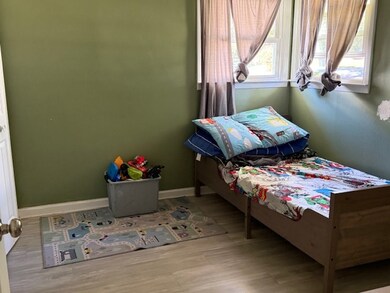 829 W Windsor Ave, Crete, IL 60417 - photo 6