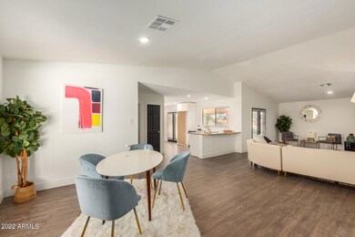 Complete w/ Cute Dining Area