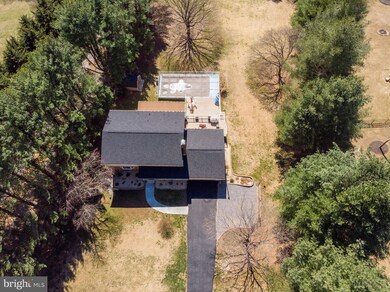 4002 Robin Hood Way, Sykesville, MD 21784 - photo 2