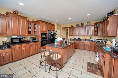 1214 Pickett Cir, Fredericksburg, VA 22401 - photo 2