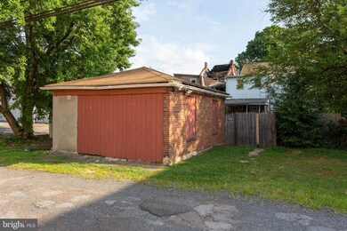 318 Chestnut St, Pottstown, PA 19464 - photo 5