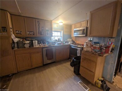 1968 Noahtown Rd, Thomasville, NC 27360 - photo 7