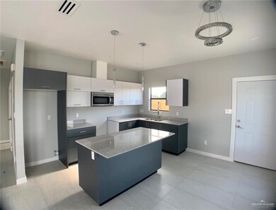 2016 Summerland Ln, Edinburg, TX 78541 - photo 5