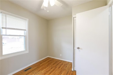 18003 E 12th St N, Independence, MO 64056 - photo 6