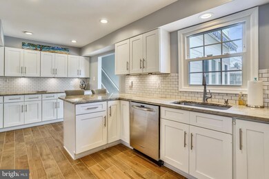 13119 Mercury Ln, Fairfax, VA 22033 - photo 4