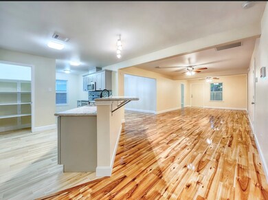 7446 Sandle St, Houston, TX 77088 - photo 2