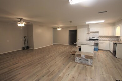 1513 Woodland Hills Dr, Tyler, TX 75701 - photo 5