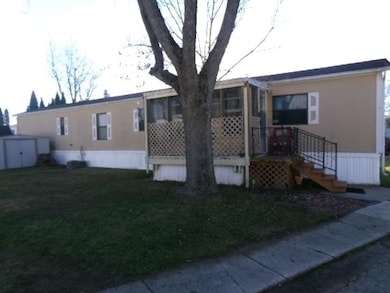 206 Viola Dr, Freeport, IL 61032 - photo 2