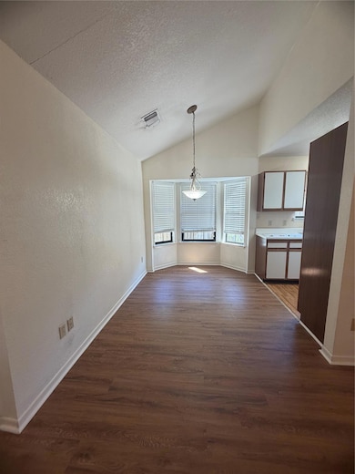 728 W San Antonio St unit 728 B, Lockhart, TX 78644 - photo 4