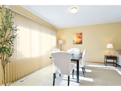 1350 NE Cochran Dr, Gresham, OR 97030 - photo 2