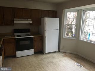 9405 Mayflower Ct, Laurel, MD 20723 - photo 3