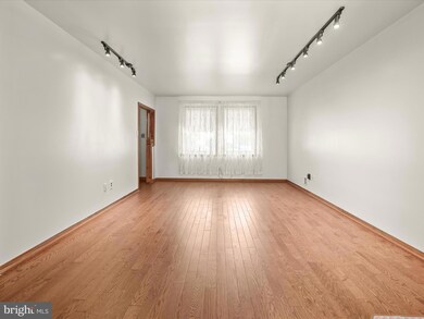 301 Burnside Ct, Joppa, MD 21085 - photo 7