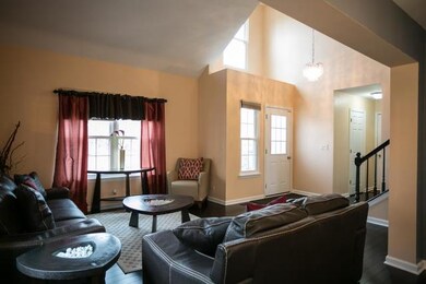 1005 York Cir, Carpentersville, IL 60110 - photo 3