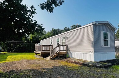 545 Elm St unit 15, Milford, NH 03055 - photo 3