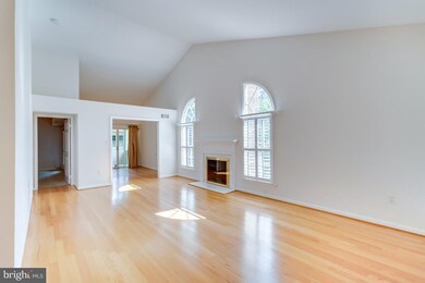 3 Luxberry Ct, Rockville, MD 20852 - photo 3