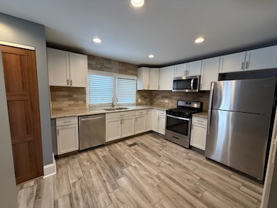 15036 W Russell Rd, Zion, IL 60099 - photo 4