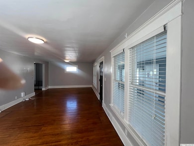 109 N Lincoln St, Sheffield, IA 50475 - photo 3